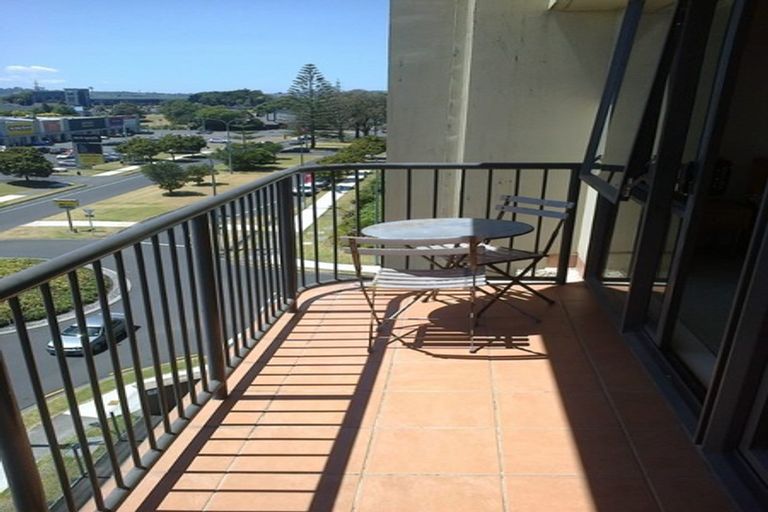 Photo of property in The Rennaissance, 5e/18 Ronwood Avenue, Manukau, Auckland, 2104