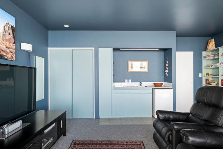 Photo of property in 55 The Cliffs, Britannia Heights, Nelson, 7010