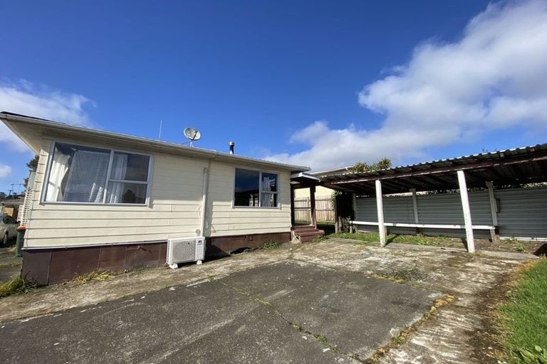 Photo of property in 8 Sabot Place, Massey, Auckland, 0614