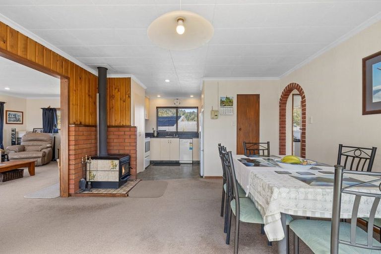 Photo of property in 296 Waikawa Road, Waikawa, Picton, 7220