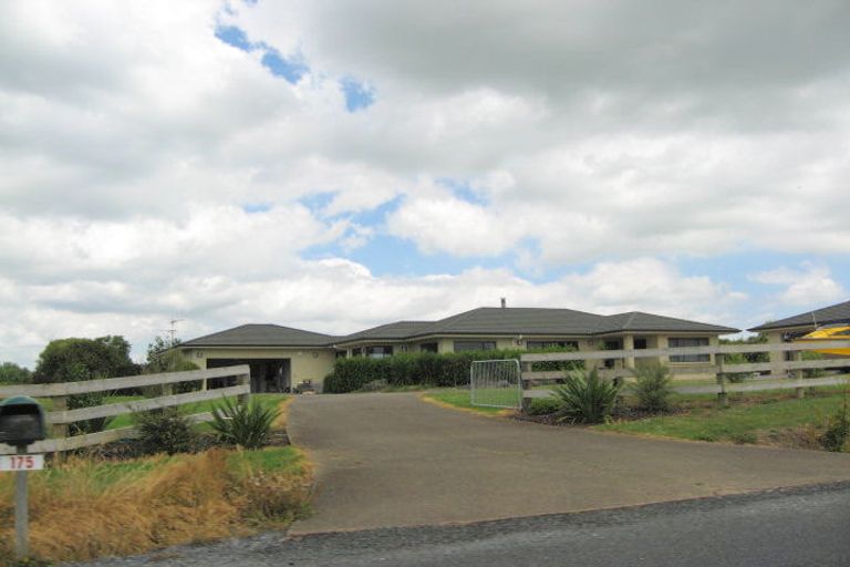 Photo of property in 175 Walters Road, Karaka, Papakura, 2580