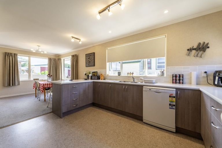 Photo of property in 14 Smith Street, Waimate, 7924