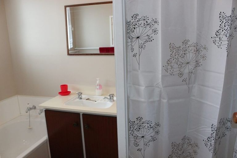 Photo of property in 2/82 Bishop Street, St Albans, Christchurch, 8014