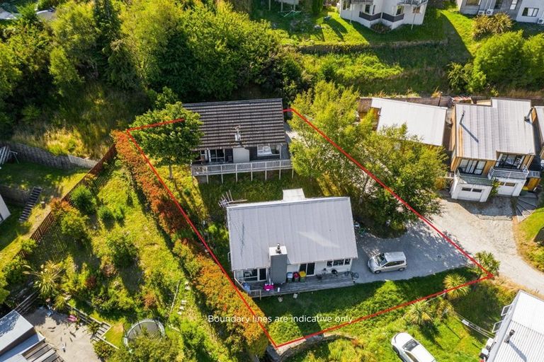 Photo of property in 21 Watts Road, Fernhill, Queenstown, 9300