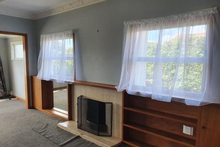 Photo of property in 70 Tukapa Street, Westown, New Plymouth, 4310