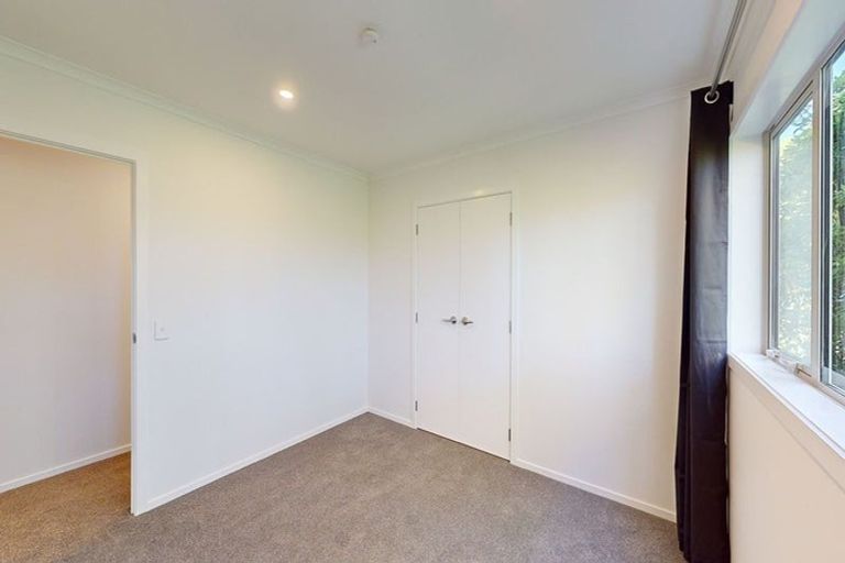 Photo of property in 3 Dunmail Way, Newlands, Wellington, 6037