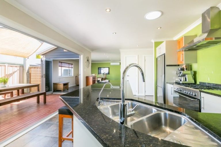 Photo of property in 101a Taradale Road, Onekawa, Napier, 4110