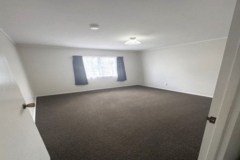 Photo of property in 92 Borich Road, Sunnyvale, Auckland, 0612