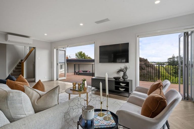 Photo of property in 2 Prospect Terrace, Pukekohe, 2120