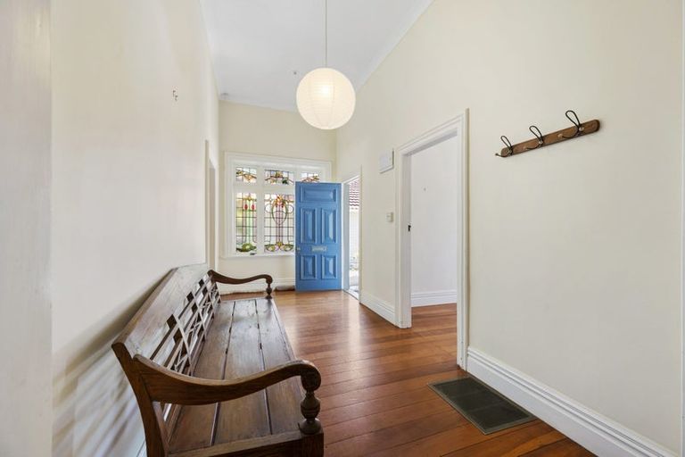 Photo of property in 176 Derwent Street, Island Bay, Wellington, 6023