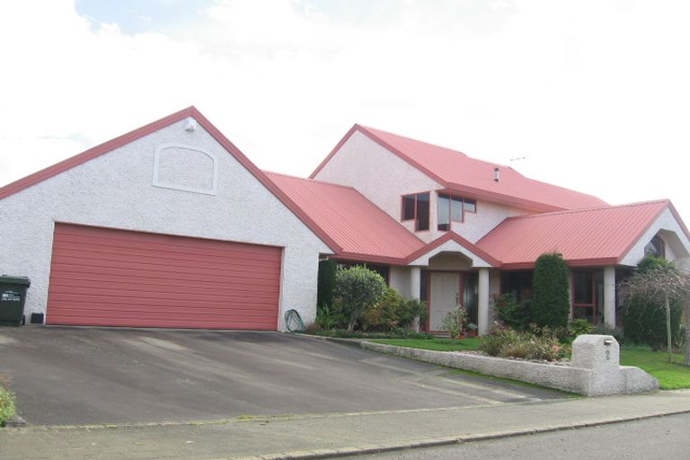 Photo of property in 2 The Strand, Fitzherbert, Palmerston North, 4410