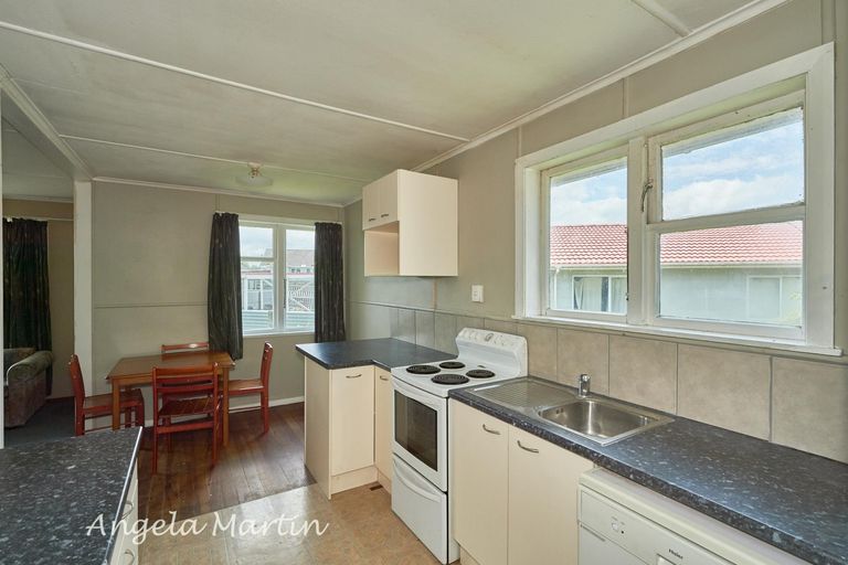 Photo of property in 15 Avon Terrace, Roslyn, Palmerston North, 4414