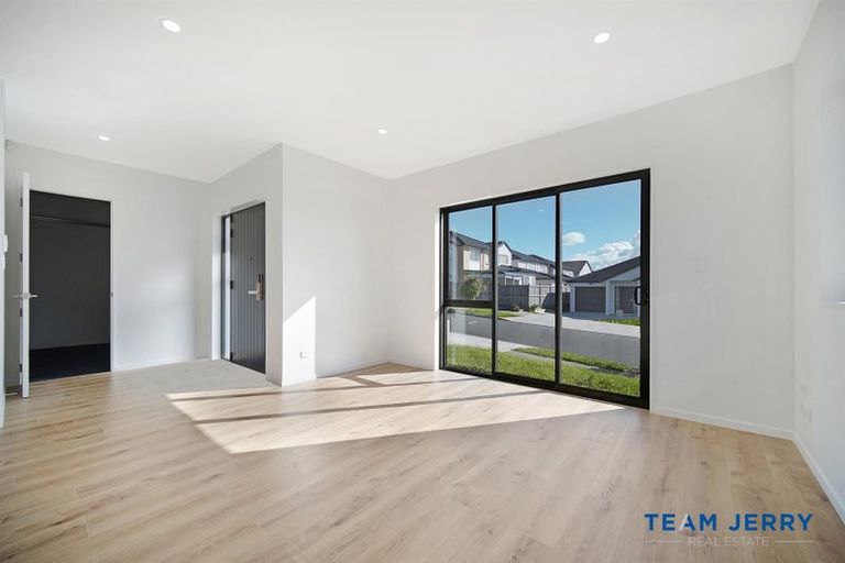 Photo of property in 31 Cloonlyon Drive, Flat Bush, Auckland, 2019