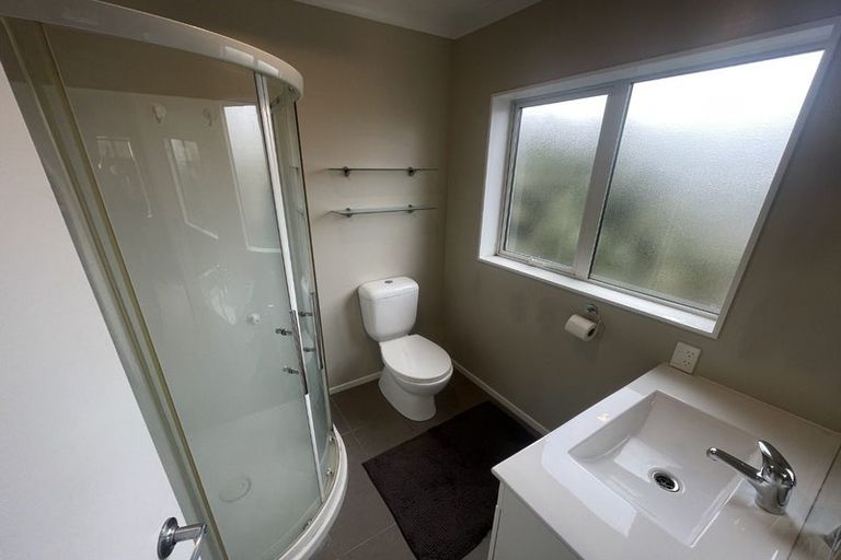 Photo of property in 24 Havana Rise, Grenada Village, Wellington, 6037