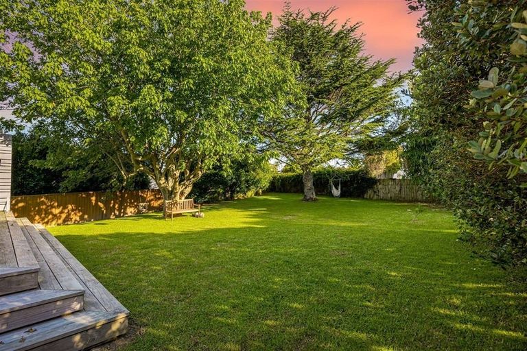 Photo of property in 21 Covil Avenue, Te Atatu South, Auckland, 0610