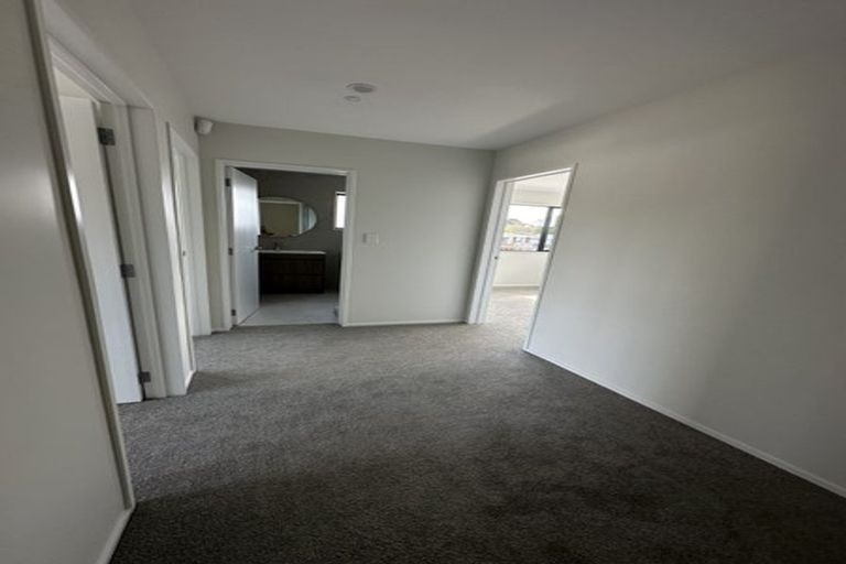 Photo of property in 15c Pipitea Place, Massey, Auckland, 0614