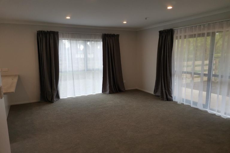 Photo of property in 14 Hull Road, Waiuku, 2123