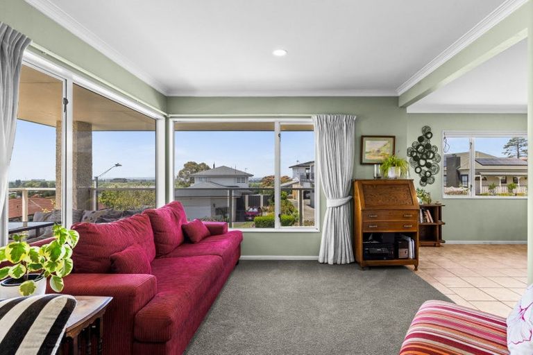 Photo of property in 76a Churchill Drive, Taradale, Napier, 4112