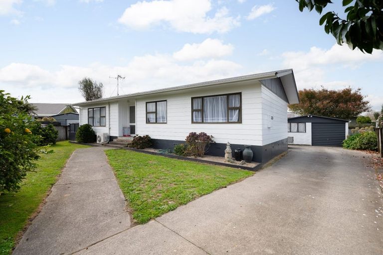 Photo of property in 18 Bradley Place, Nawton, Hamilton, 3200