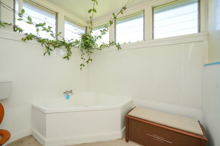 Photo of property in 63 Hastings Street, Ohai, 9635