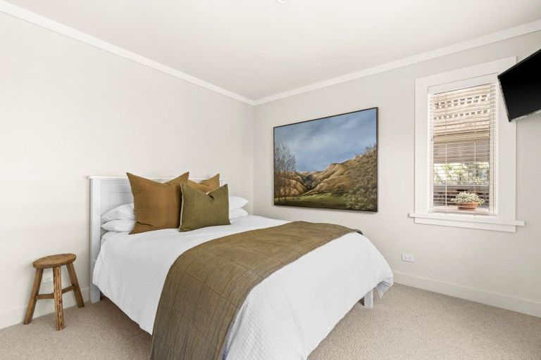 Photo of property in 12 Taruna Place, Havelock North, 4130