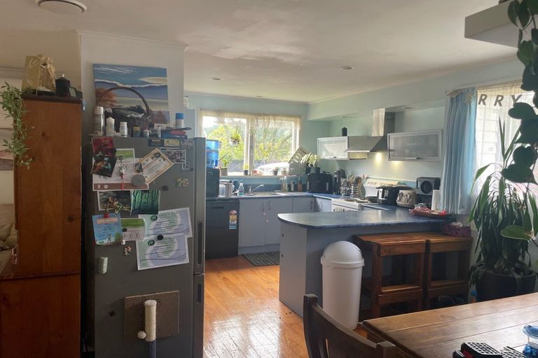 Photo of property in 2 Paewai Road, Glen Eden, Auckland, 0602