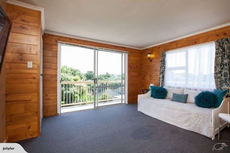 Photo of property in 14 Leatham Avenue, Strandon, New Plymouth, 4312