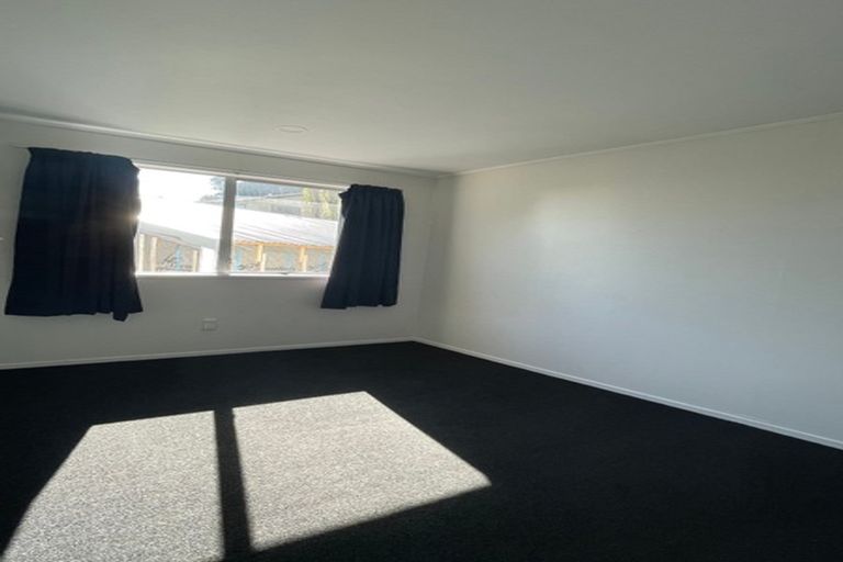 Photo of property in 61 Powrie Street, Glenfield, Auckland, 0629