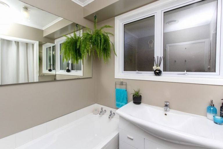 Photo of property in 423 Devon Street East, Strandon, New Plymouth, 4312