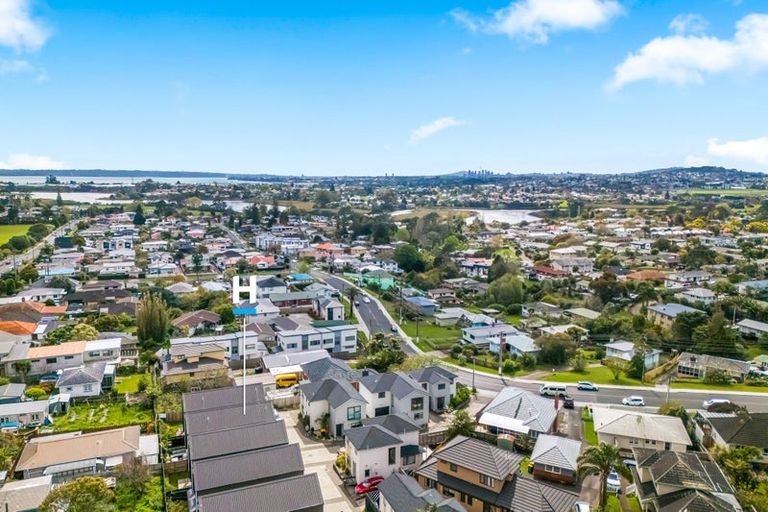Photo of property in 14b Kelwyn Road, Kelston, Auckland, 0602
