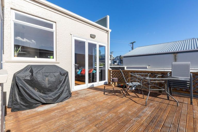 Photo of property in 26 Breakwater Road, Moturoa, New Plymouth, 4310