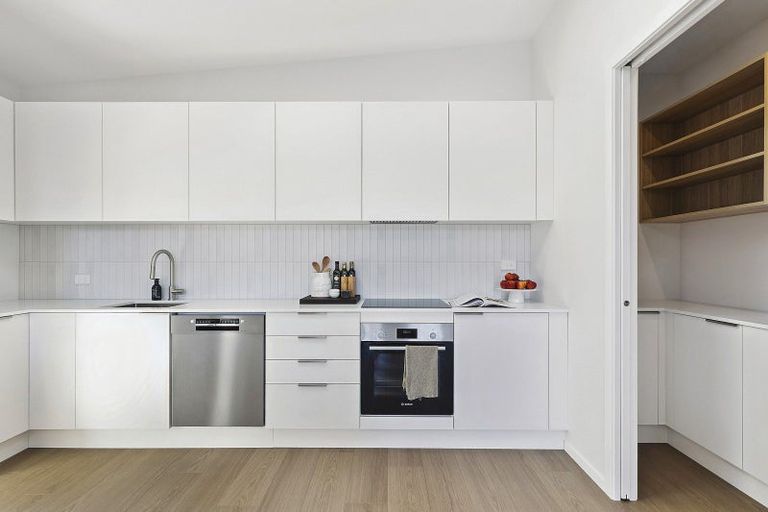 Photo of property in 131 Tiketike Way, Brooklyn, Wellington, 6021