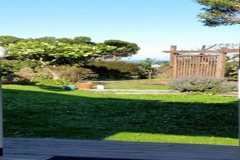 Photo of property in 17 Milne Terrace, Island Bay, Wellington, 6023