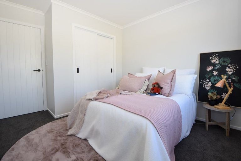 Photo of property in 4 Macrocarpa Lane, Carterton, 5713