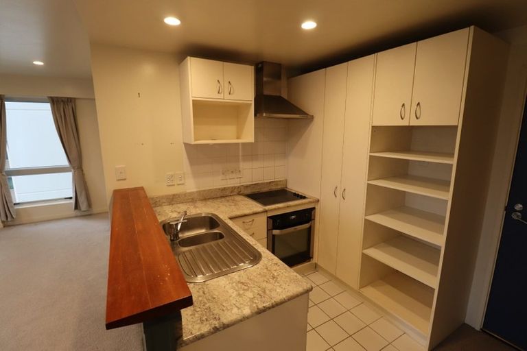 Photo of property in Terrace Heights Apartments, 9e/163 The Terrace, Wellington Central, Wellington, 6011