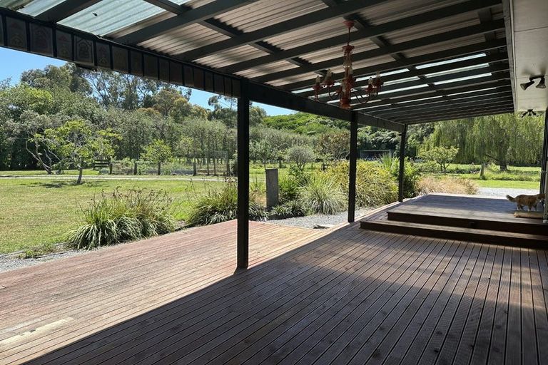 Photo of property in 98 Rahui Road, Otaki, 5512