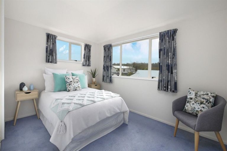 Photo of property in 10 Elmtree Close, Parklands, Christchurch, 8083