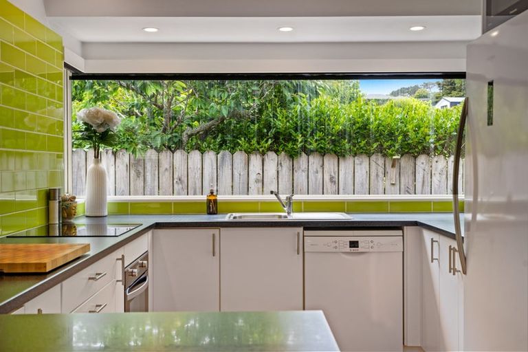 Photo of property in 19 Rosella Grove, Waimauku, 0812