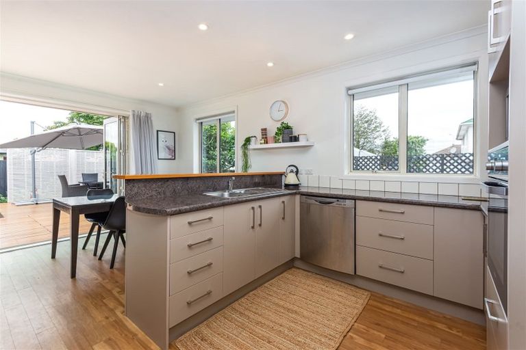 Photo of property in 6a Kilsythe Place, Bishopdale, Christchurch, 8053