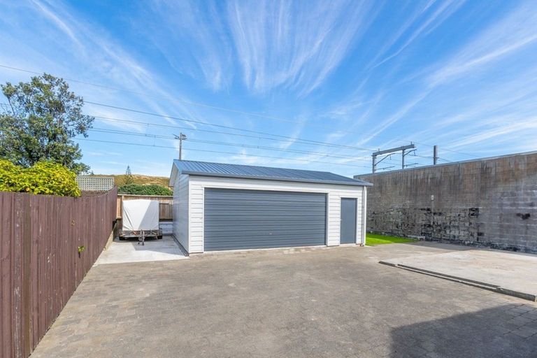 Photo of property in 33c Mana Esplanade, Paremata, Porirua, 5026
