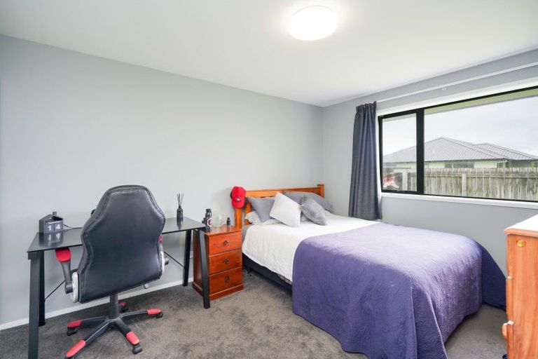 Photo of property in 19 Dallard Way, Waikiwi, Invercargill, 9810