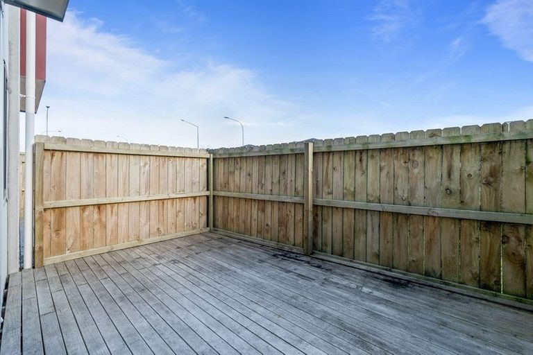 Photo of property in 9/5 Perekia Street, Albany, Auckland, 0632
