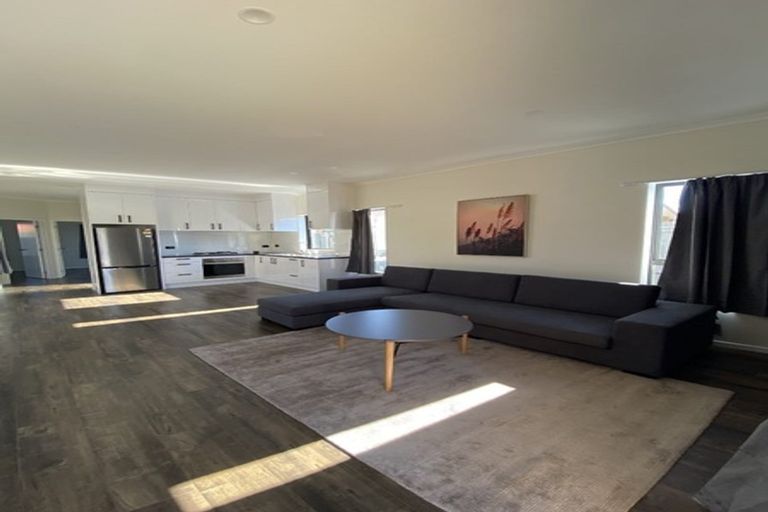 Photo of property in 60 Medvale Avenue, Flat Bush, Auckland, 2019