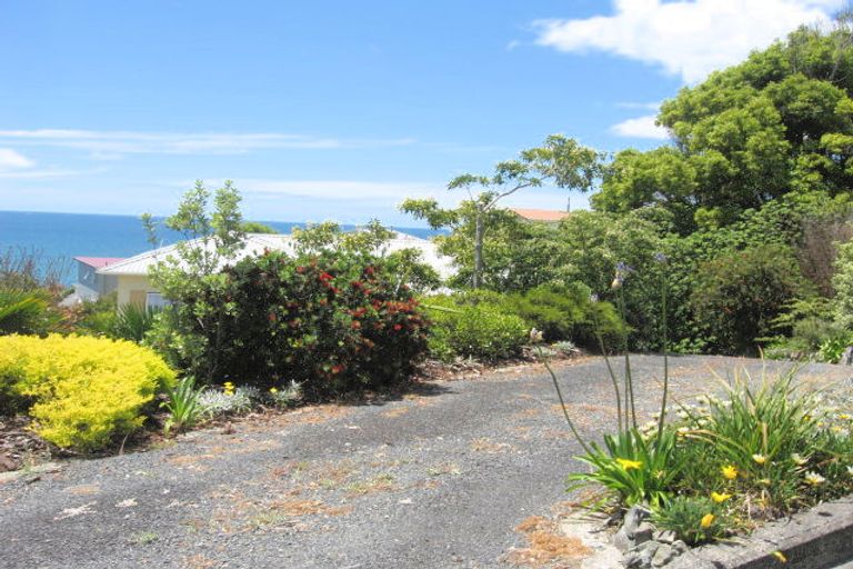 Photo of property in 18 Seaview Road, Cable Bay, 0420