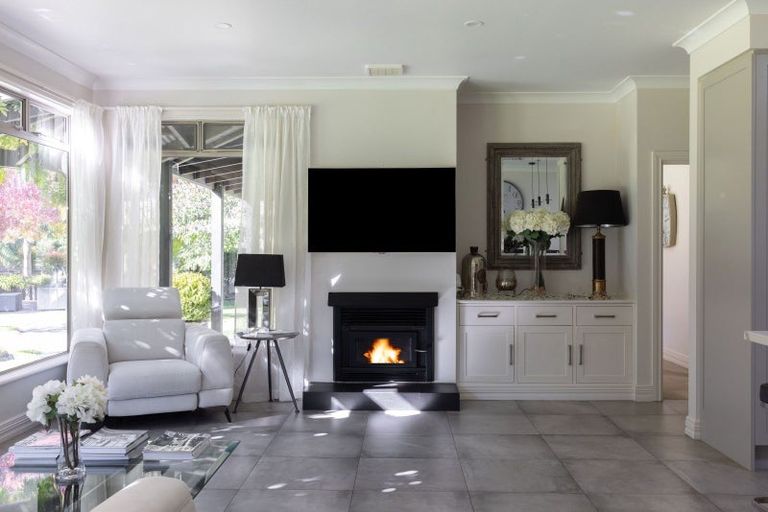 Photo of property in 274 Polson Hill Drive, Aokautere, Palmerston North, 4471