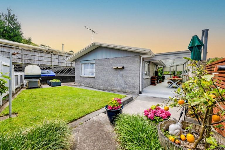 Photo of property in 11 Shaldon Crescent, Blagdon, New Plymouth, 4310
