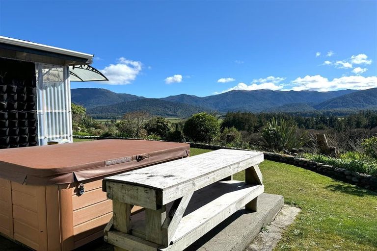 Photo of property in 10 Pukaki Avenue, Ngahere, Dobson, 7872