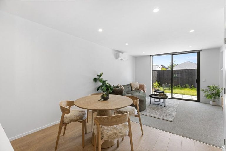 Photo of property in 4/90 Holly Road, St Albans, Christchurch, 8014