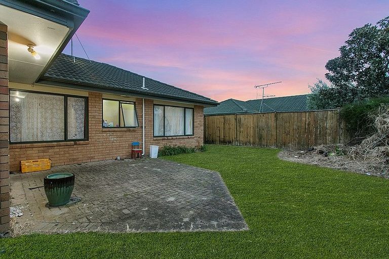 Photo of property in 47 Sandwick Drive, Weymouth, Auckland, 2103