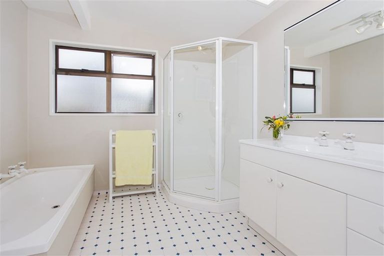 Photo of property in 6 Grove Place, Rangiora, 7400